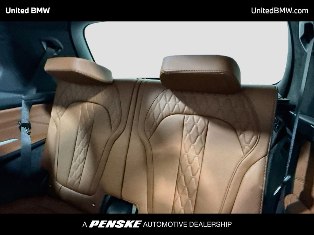 Thumbnail: 2027 BMW X7 - 14