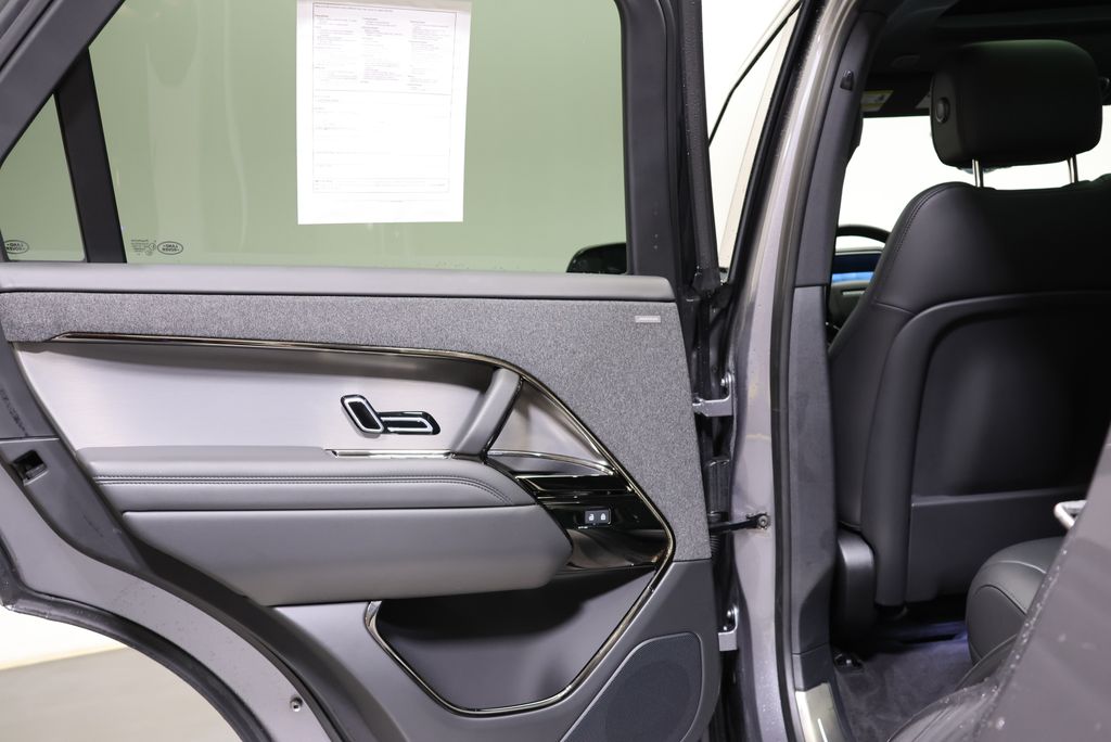 Thumbnail: 2025 Land Rover Range Rover Sport - 32