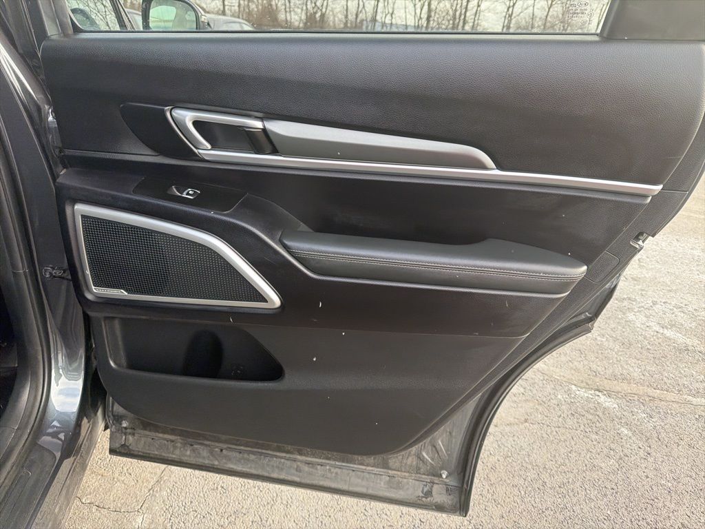 Thumbnail: 2020 Kia Telluride - 25