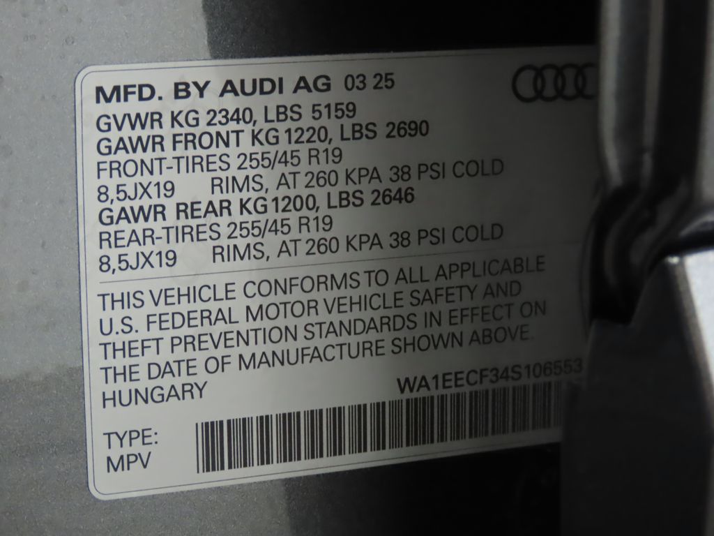 2025 Audi Q3  32