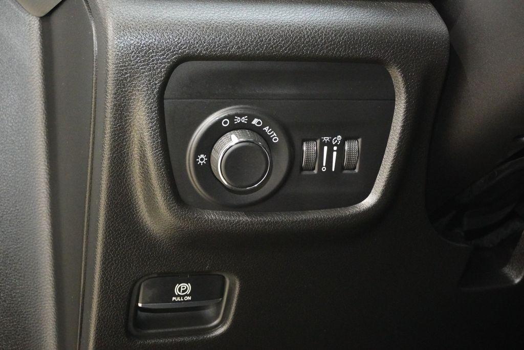 Used Car 2023 Jeep Grand Cherokee  Altitude For Sale Under $30,000 In Weatherford, Texas