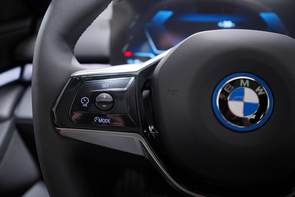 2024 BMW i5 eDrive40 20