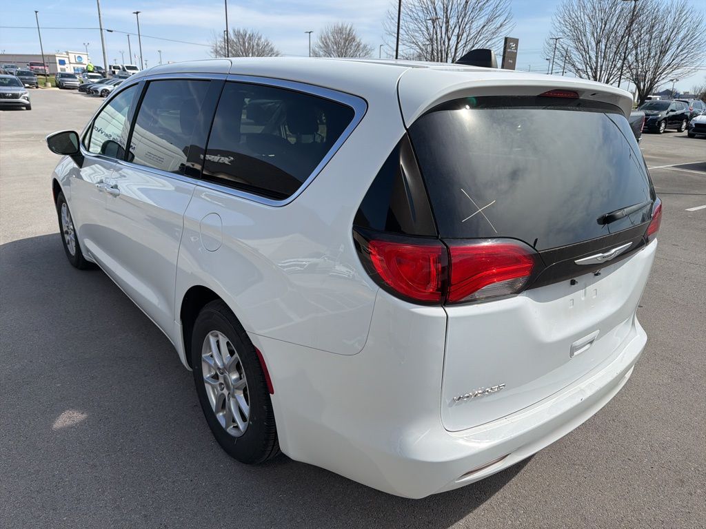 2023 Chrysler Voyager