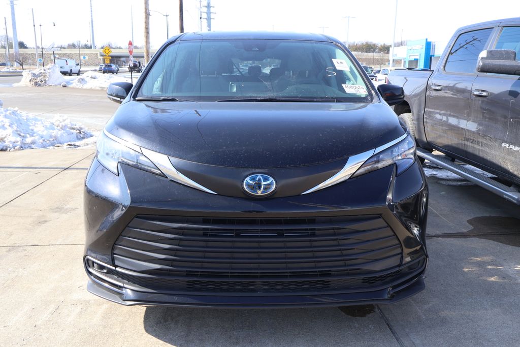 Thumbnail: 2024 Toyota Sienna - 2