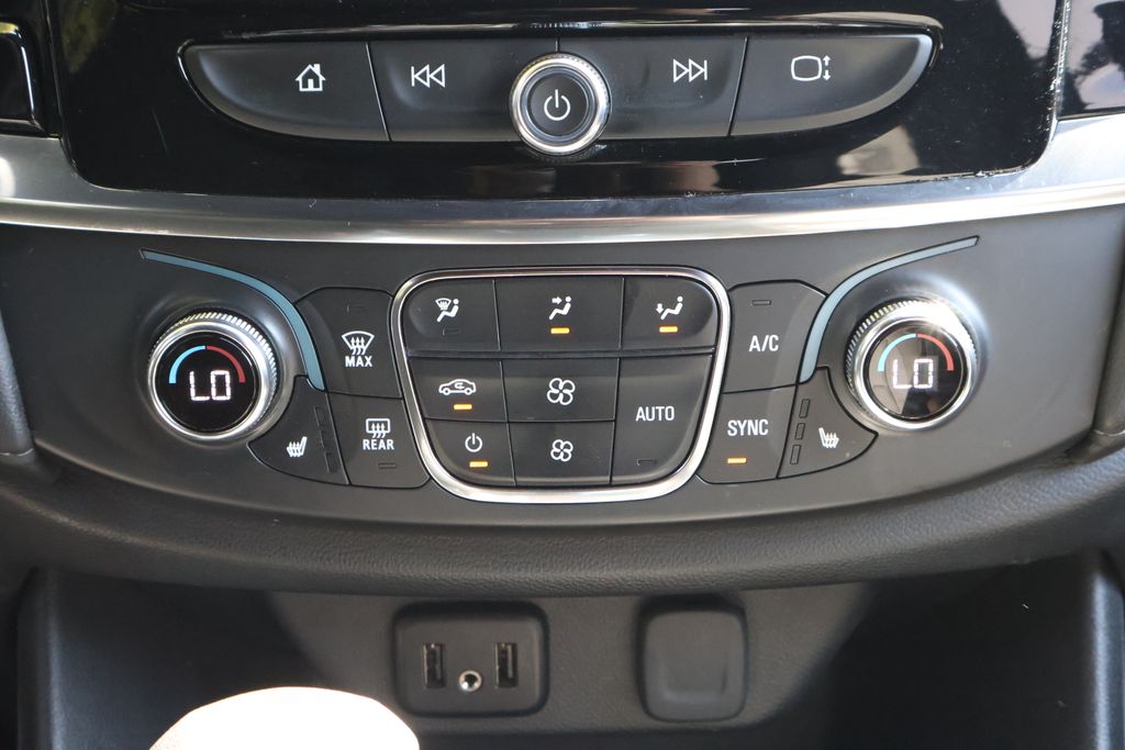 Thumbnail: 2023 Chevrolet Traverse - 19