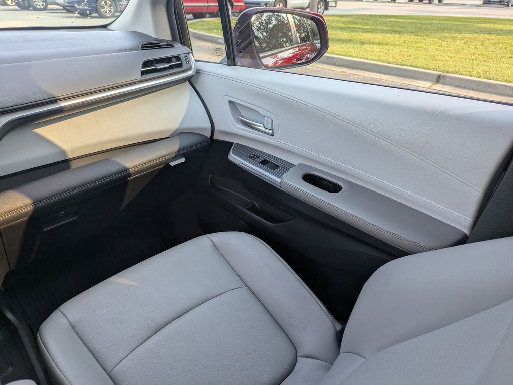 Used 2025 Toyota Sienna Van