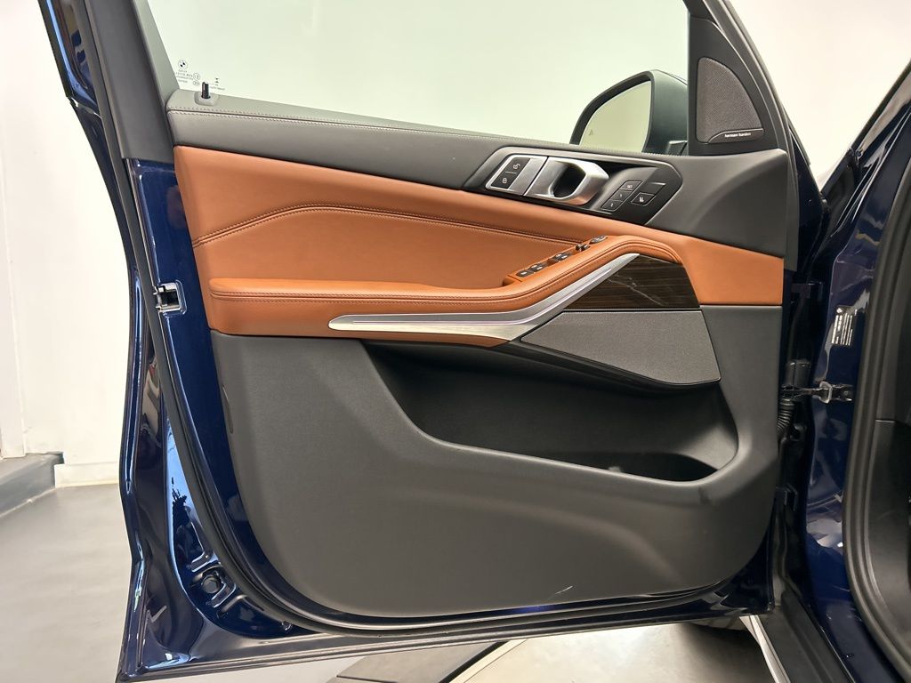 Thumbnail: 2024 BMW X5 - 11