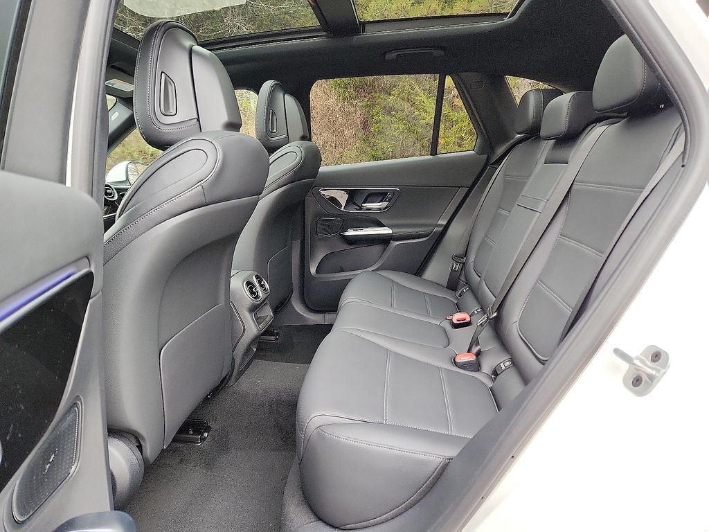 Thumbnail: 2026 Mercedes-Benz GLC - 6