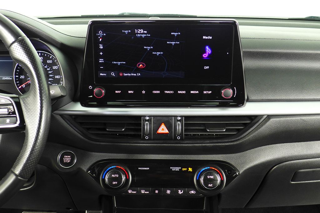 Thumbnail: 2024 Kia Forte - 24