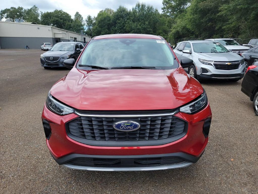 Used 2025 Red Ford Active image 3