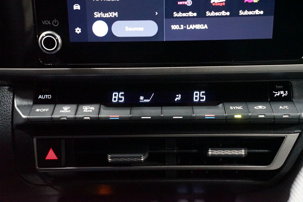 Thumbnail: 2025 Toyota Camry - 21