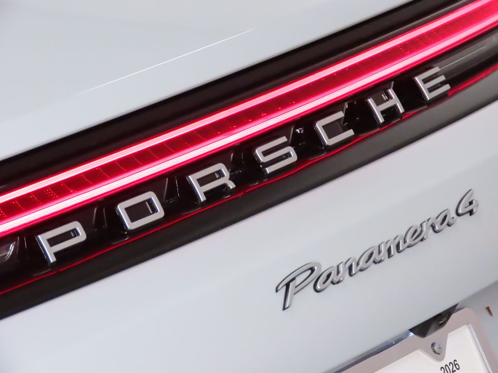 Thumbnail: 2026 Porsche Panamera - 12