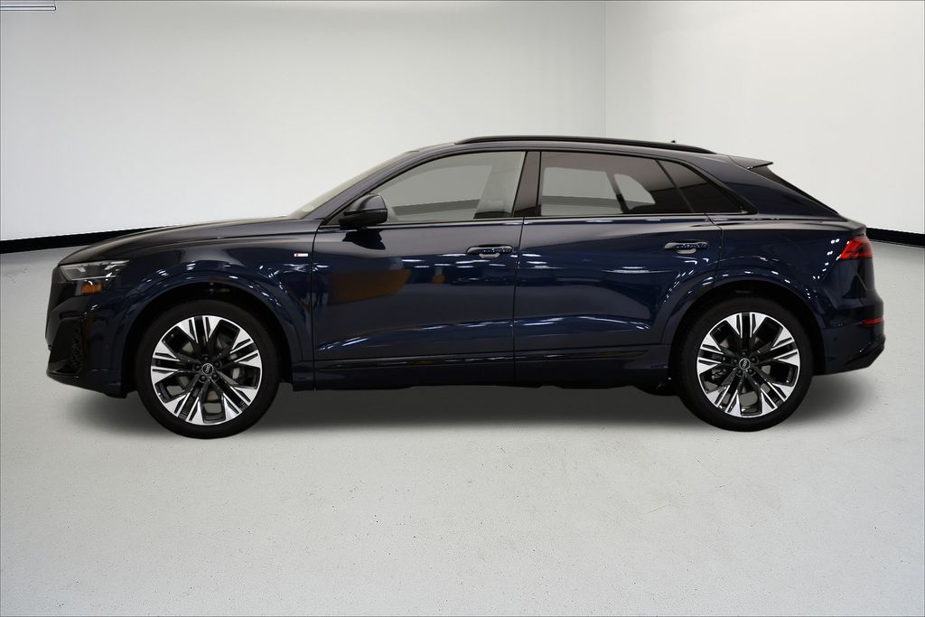 Thumbnail: 2026 Audi Q8 - 2