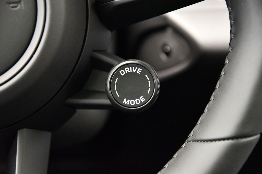 Thumbnail: 2025 Porsche Macan - 26