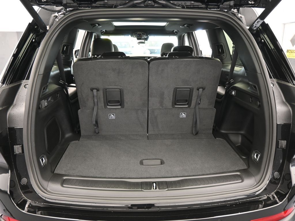 New 2026 Diamond Black Crystal Pearlcoat Jeep Limited image 37