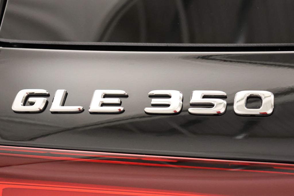 Thumbnail: 2026 Mercedes-Benz GLE - 9