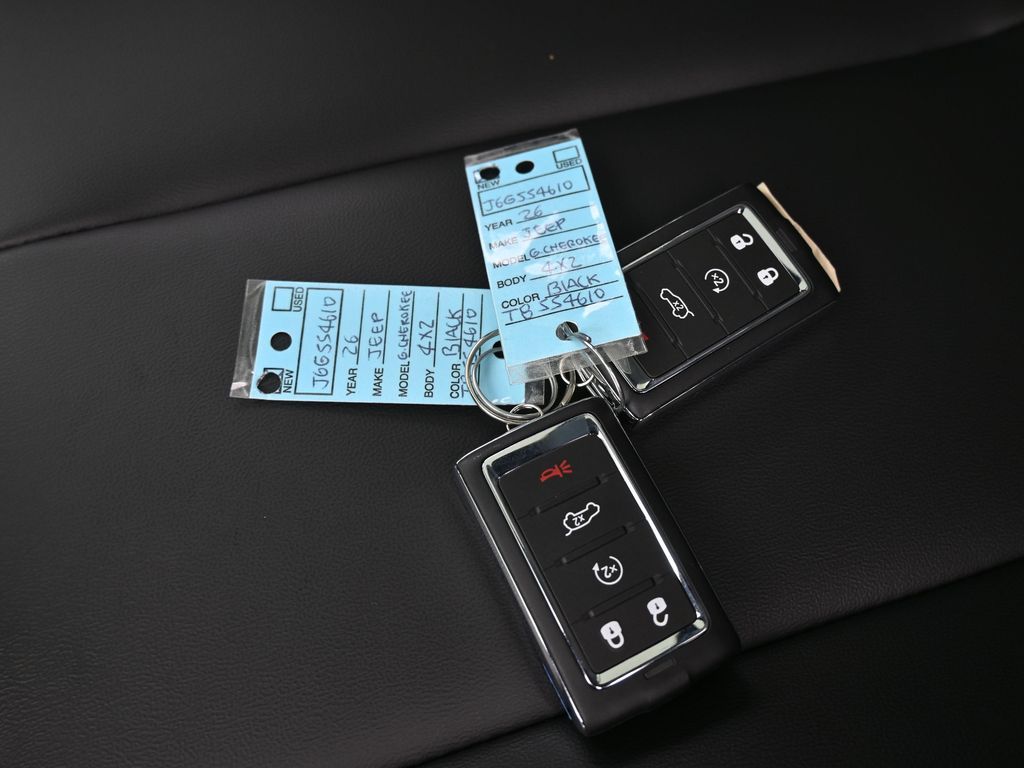 New 2026 Diamond Black Crystal Pearlcoat Jeep Limited image 23