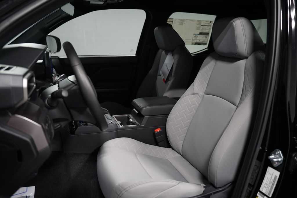 2025 Toyota Tacoma SR5 28