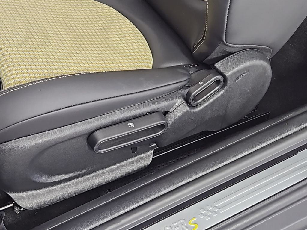 Thumbnail: 2023 MINI Cooper - 24