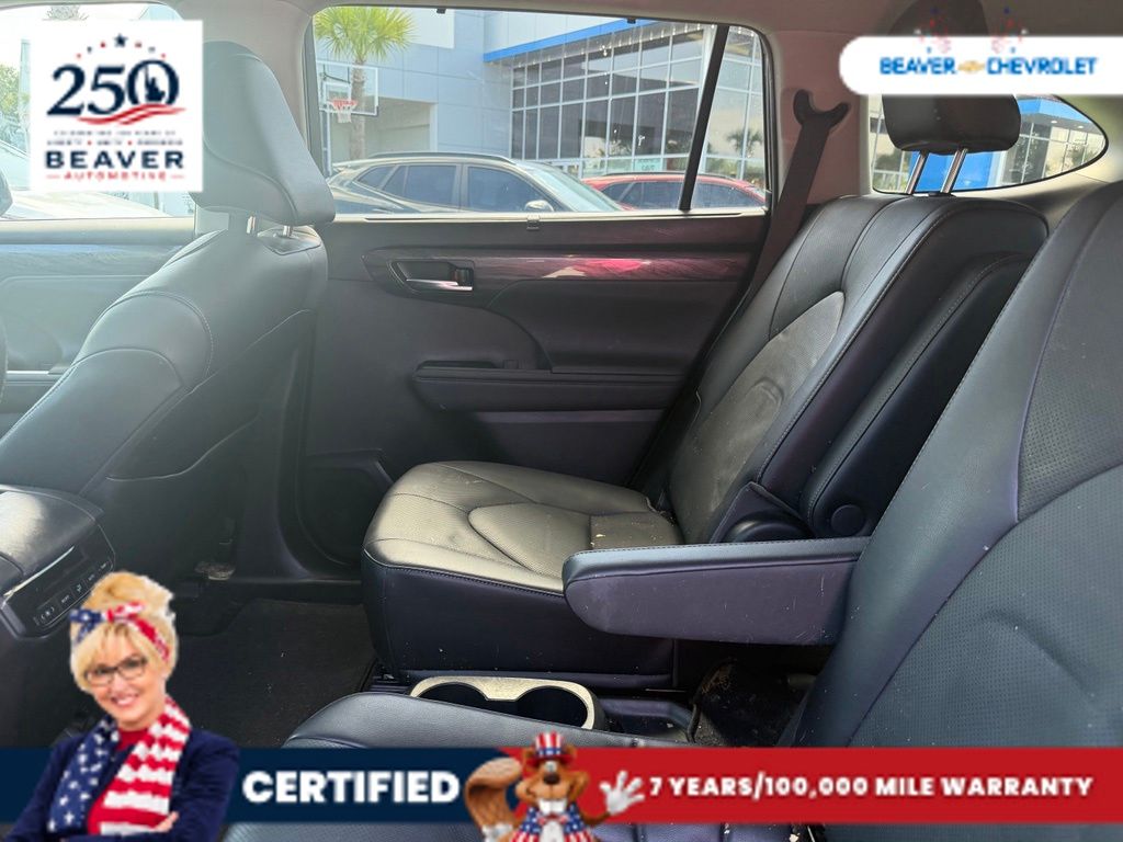 Used 2023 Toyota Highlander Hybrid SUV