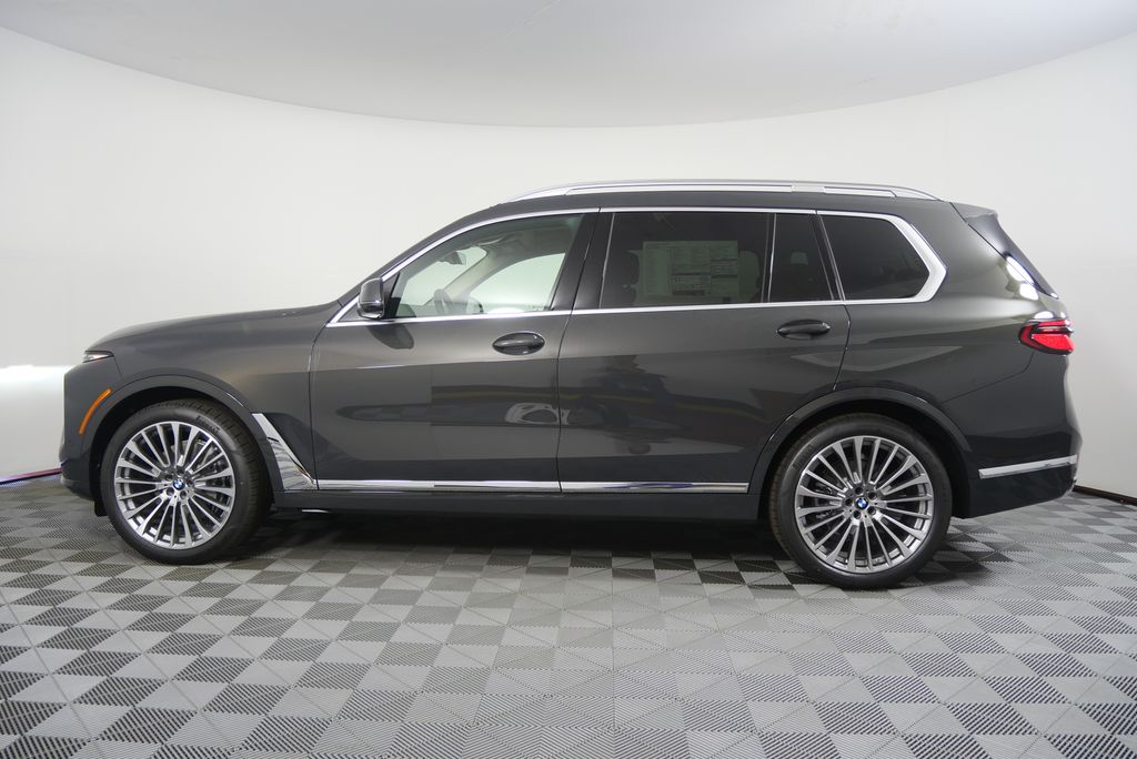 Thumbnail: 2026 BMW X7 - 6