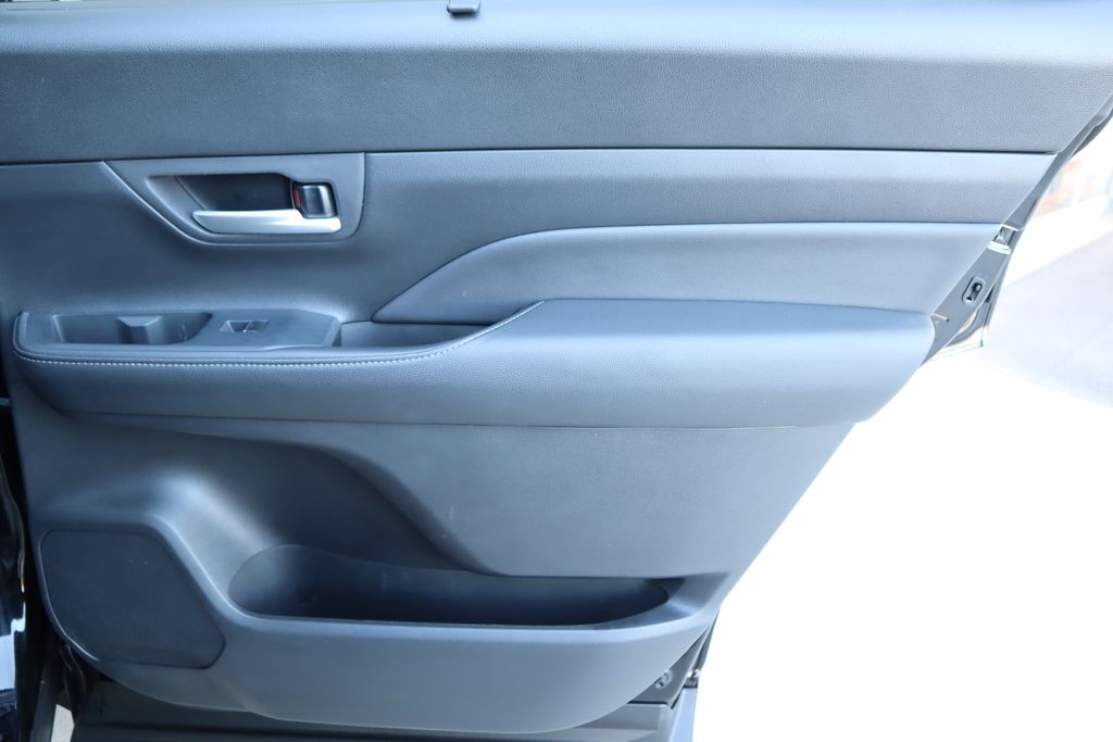 Thumbnail: 2025 Toyota Grand Highlander - 27