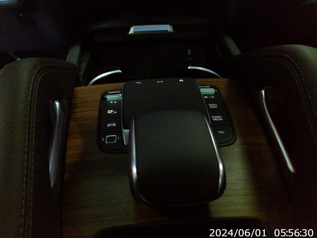 Thumbnail: 2026 Mercedes-Benz GLE - 23