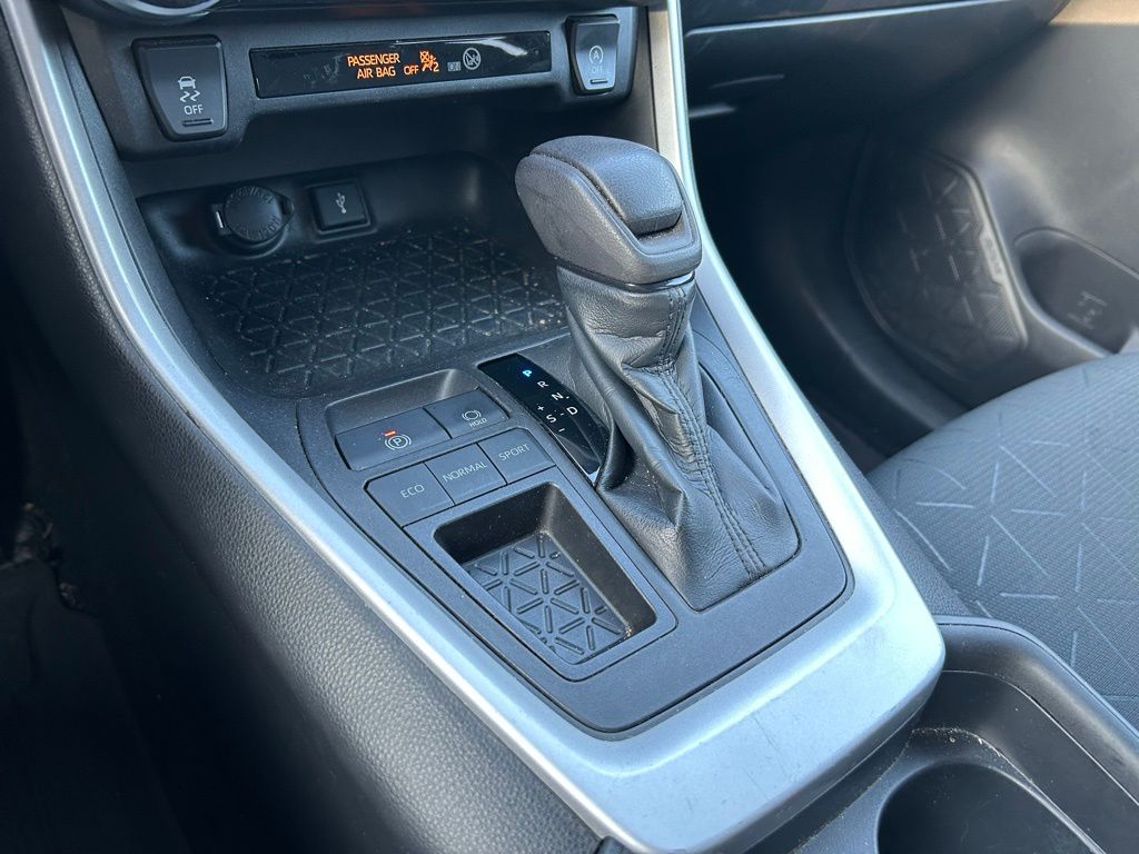 Thumbnail: 2021 Toyota RAV4 - 27
