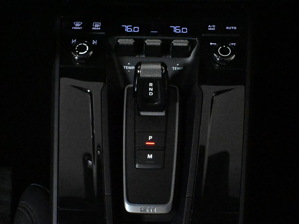 Thumbnail: 2026 Porsche 911 - 26