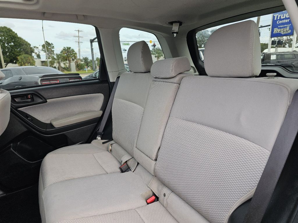 2018 Subaru Forester 2.5i Premium 18