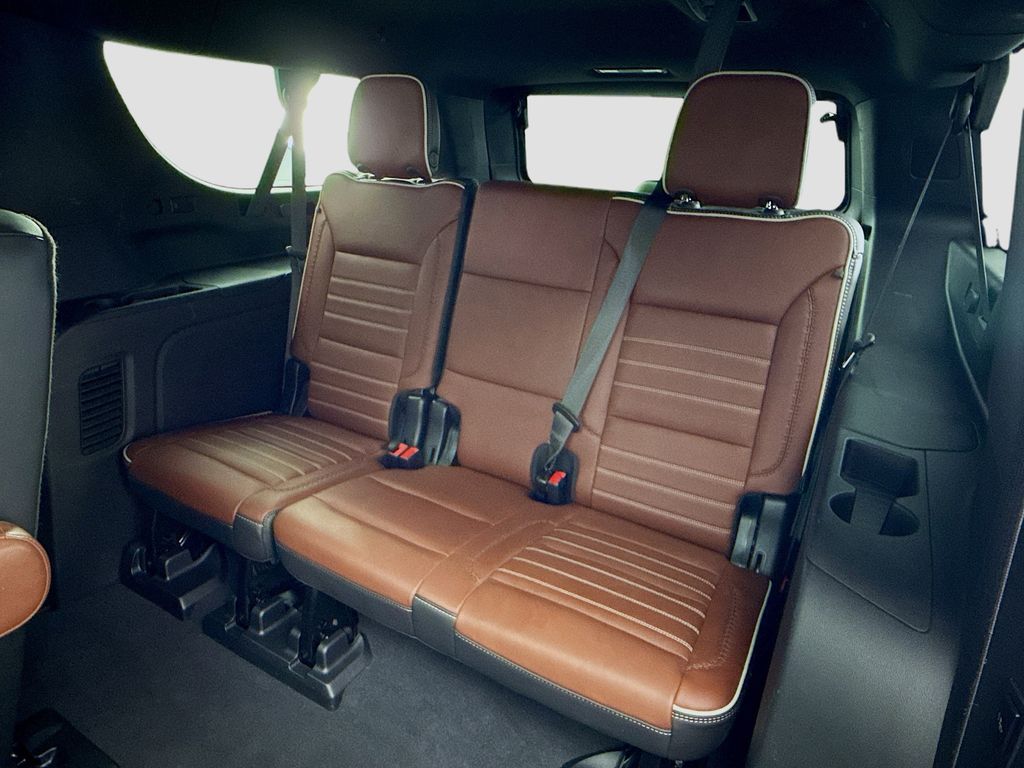 Thumbnail: 2023 GMC Yukon XL - 22