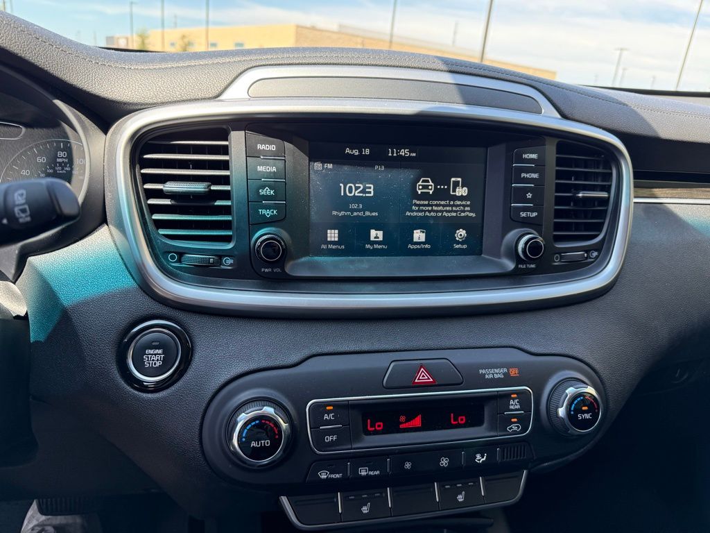 Thumbnail: 2020 Kia Sorento - 9