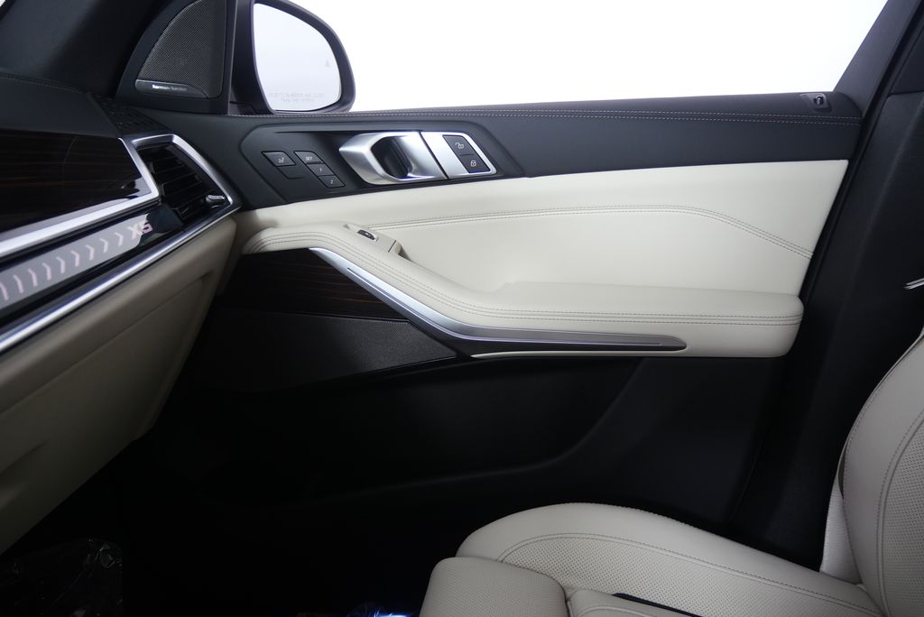 Thumbnail: 2026 BMW X5 - 24