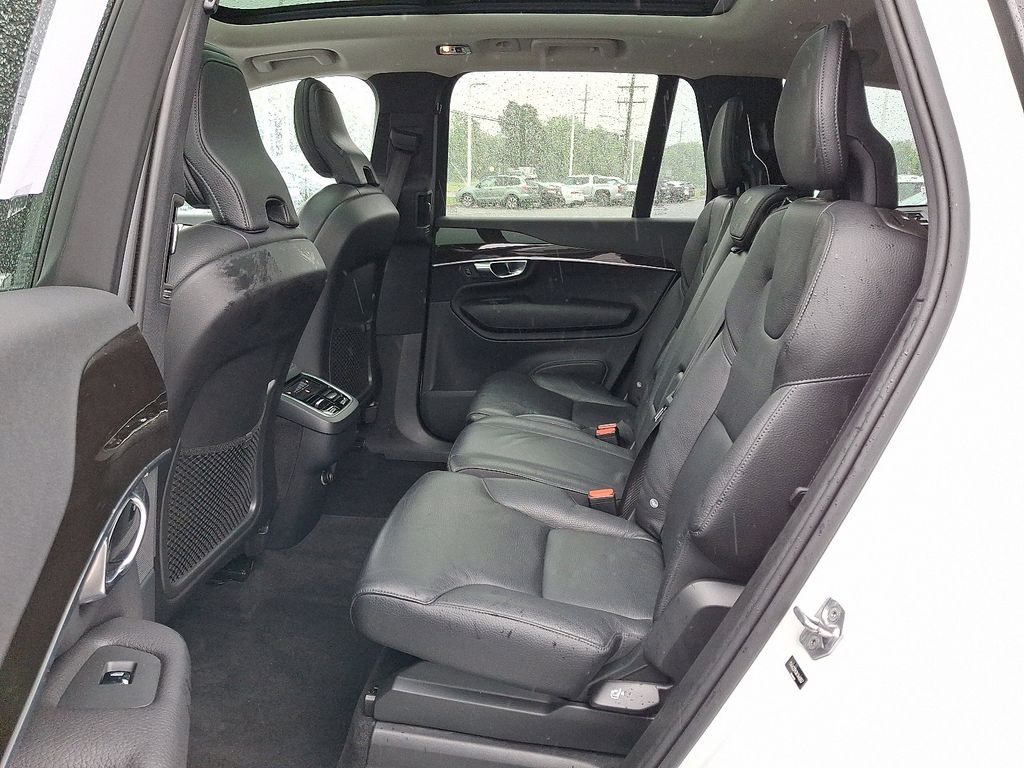 Thumbnail: 2019 Volvo XC90 - 10