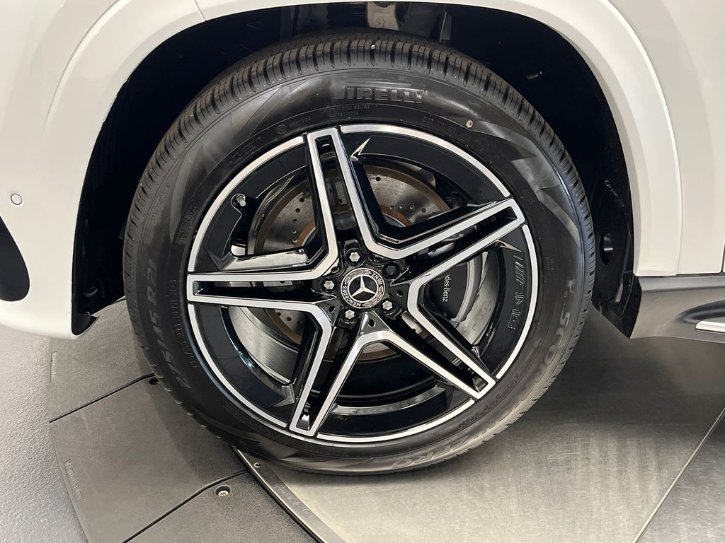 2025 Mercedes-Benz GLS 450 4MATIC 10