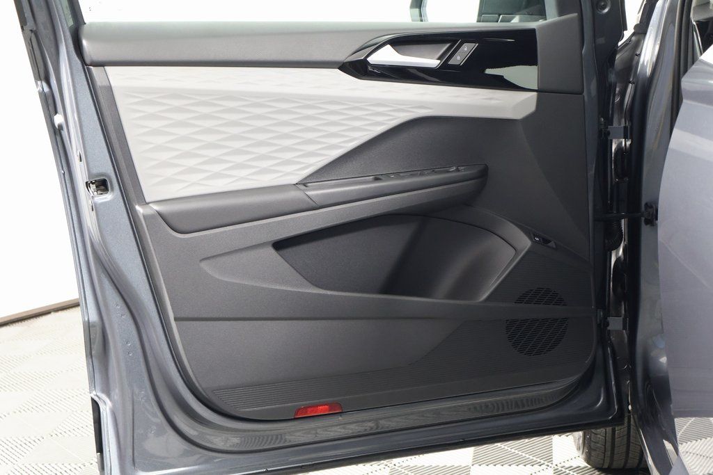 2022 Volkswagen Taos S 12
