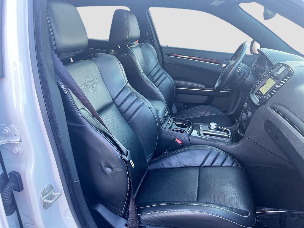 Used 2023 White Chrysler C image 30