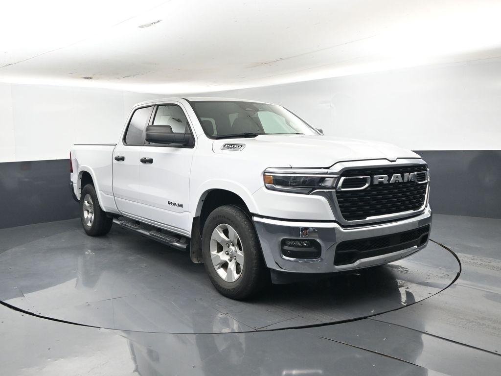 2025 RAM 1500 Blanco (Bright White Clearcoat) Camioneta Todo terreno 8 velocidades Automática