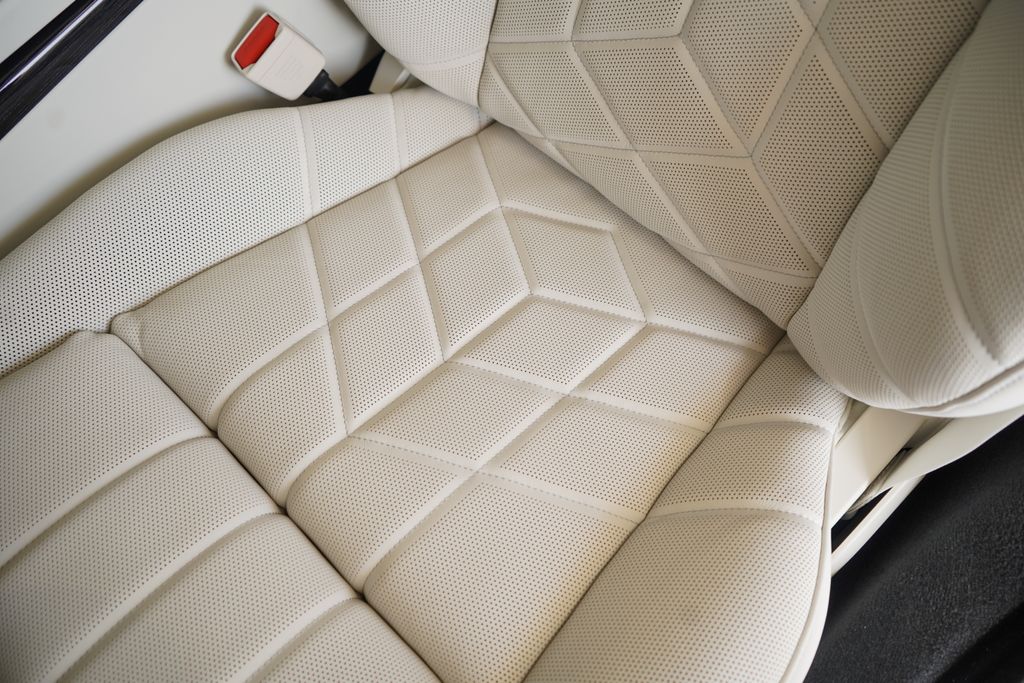 Thumbnail: 2026 BMW 7 Series - 12