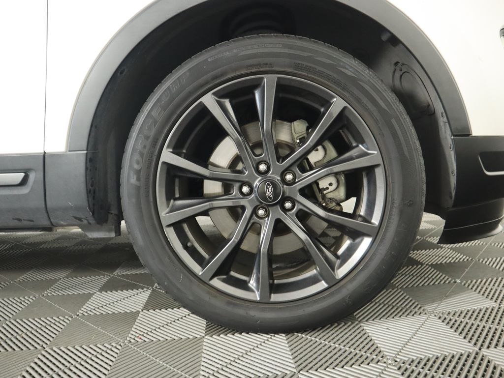 Thumbnail: 2019 Ford Explorer - 32