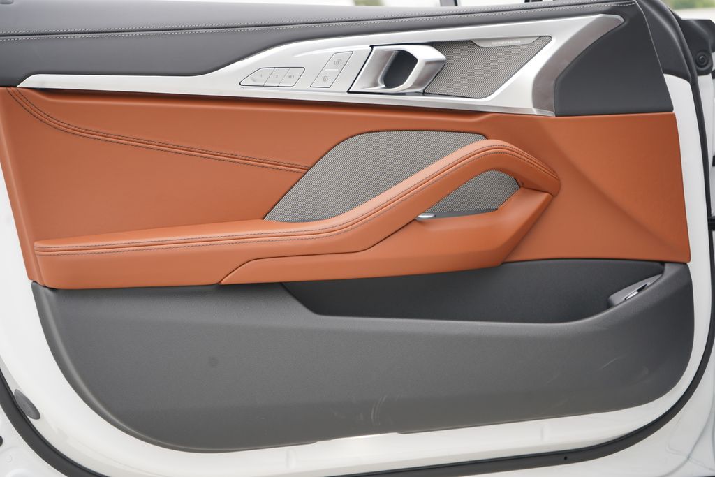 Thumbnail: 2026 BMW 8 Series - 10