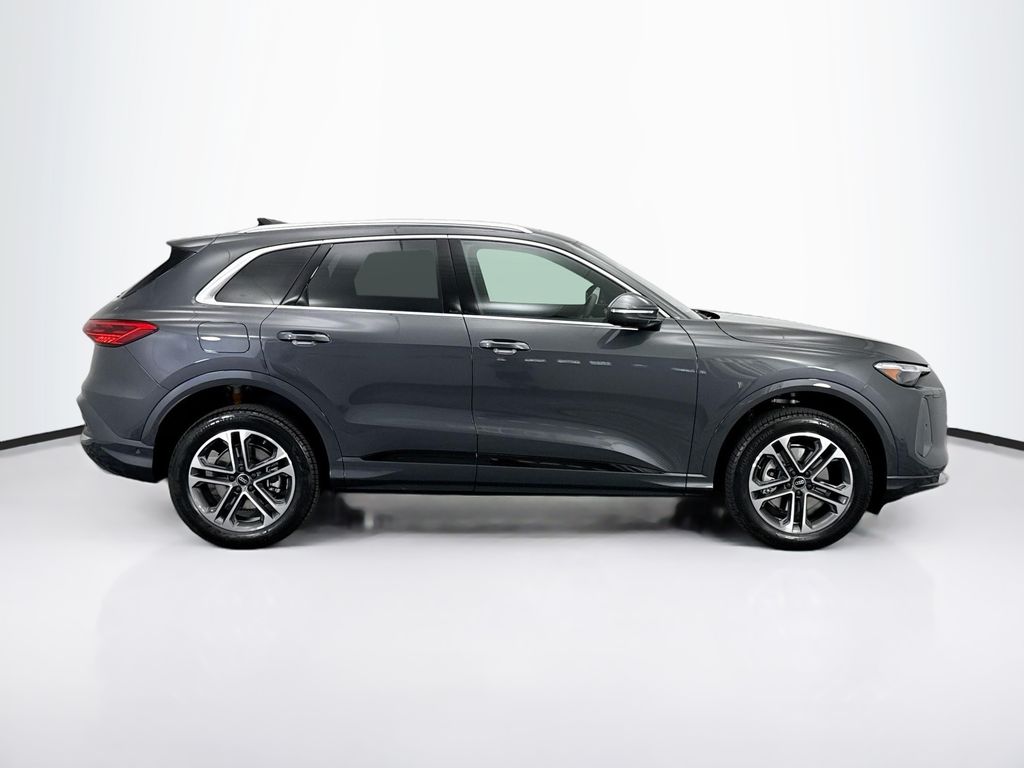 Thumbnail: 2025 Audi Q5 - 4