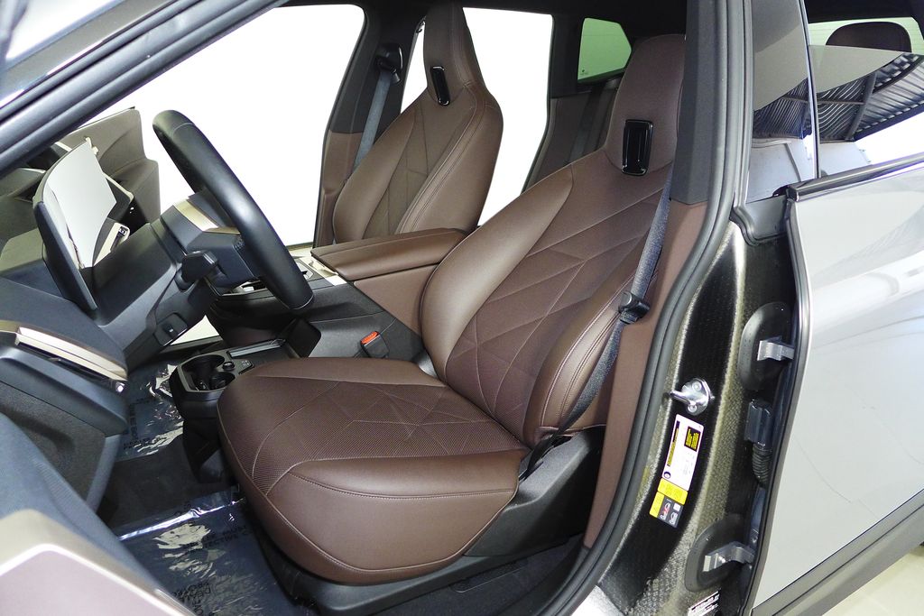 Thumbnail: 2023 BMW iX - 21