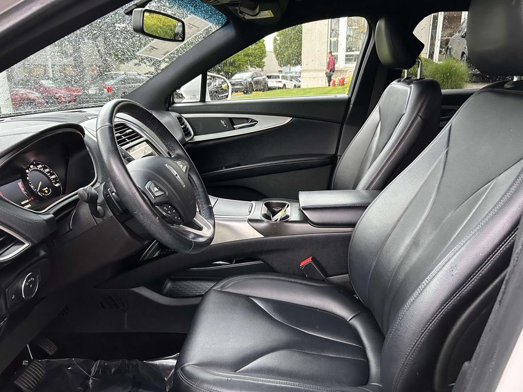 Thumbnail: 2016 Lincoln MKX - 16