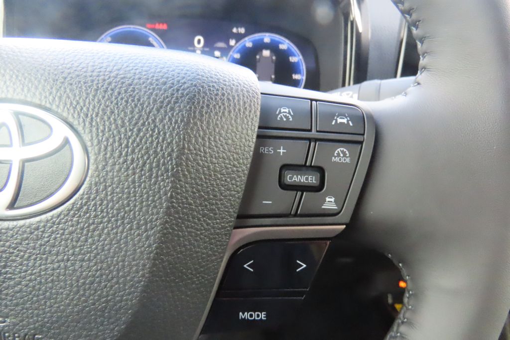 Thumbnail: 2025 Toyota Camry - 12