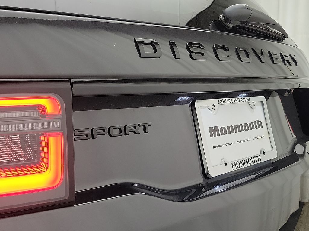 Thumbnail: 2025 Land Rover Discovery Sport - 15