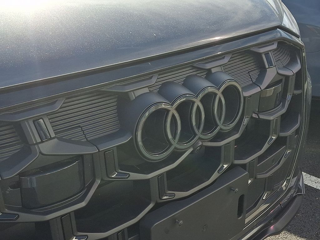 Thumbnail: 2026 Audi Q7 - 4