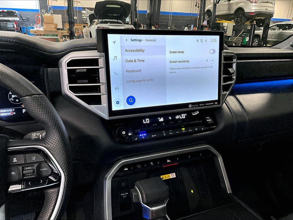 2024 Toyota Tundra — photo 18