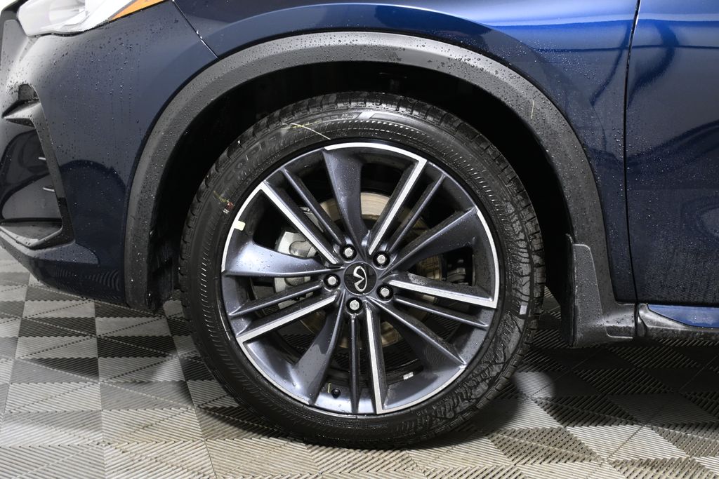 Thumbnail: 2025 INFINITI QX50 - 9