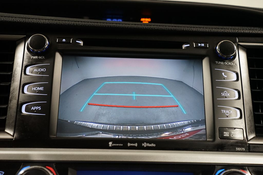 Thumbnail: 2018 Toyota Highlander - 18